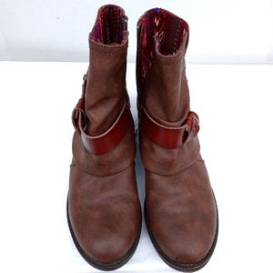 Blowfish Brown Western style size 6 Boots
